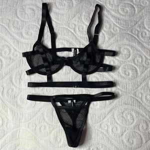 PrettyLittleThing Matching Bra and Panty Set Size S